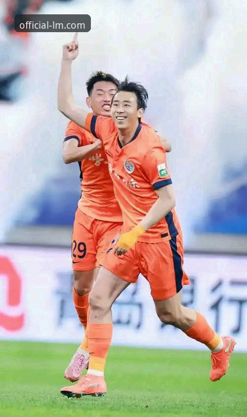 LM体育官网观赛必备知识：深度解析青岛海牛3-1终结13年不胜海港的战术密码